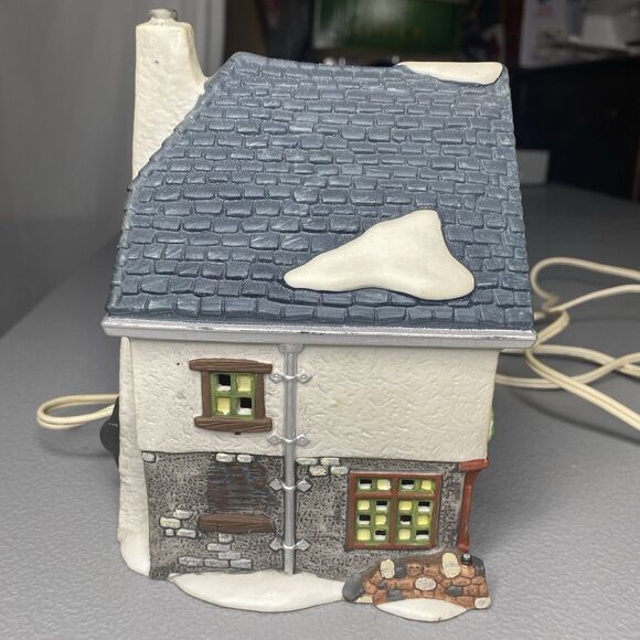 Dept 56 Dickens Village Series Morston Steak and Kidney Pie Lighted 1995 Retired - Picture 4 of 8